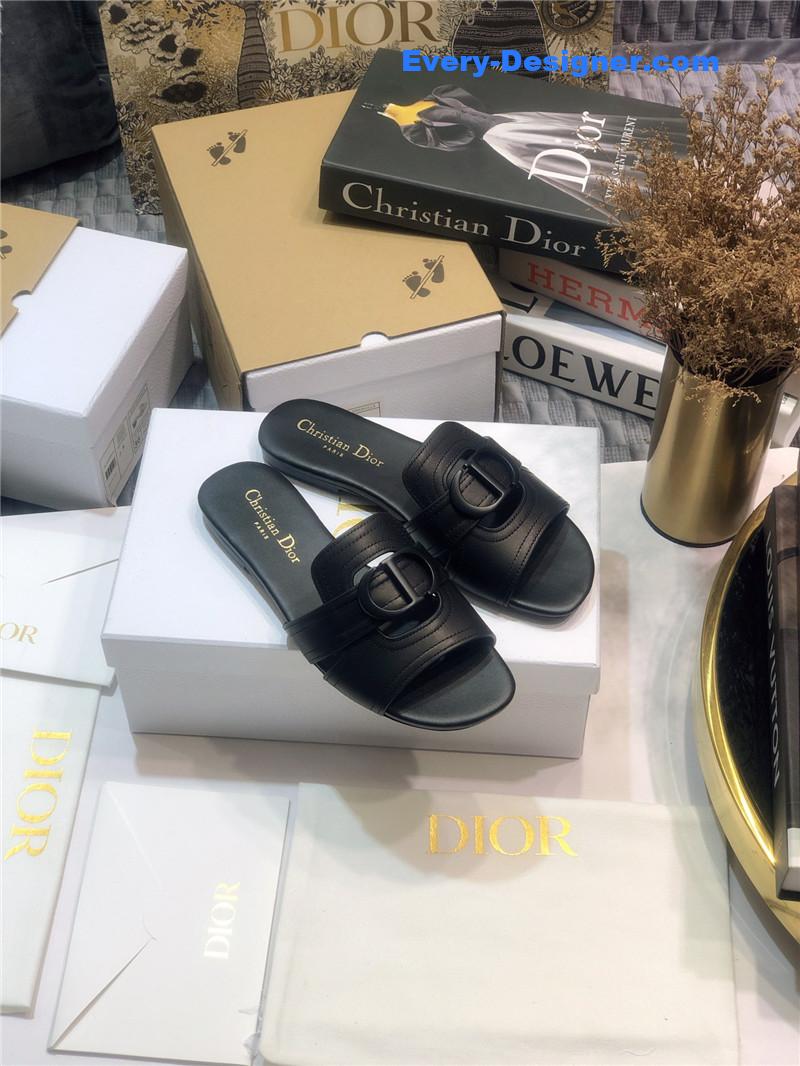 D10r 30 montaigne black slides