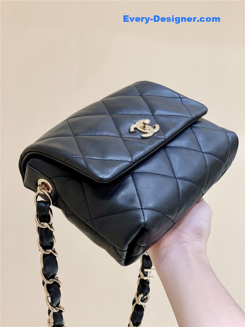 Ch**el letter logo hobo bag