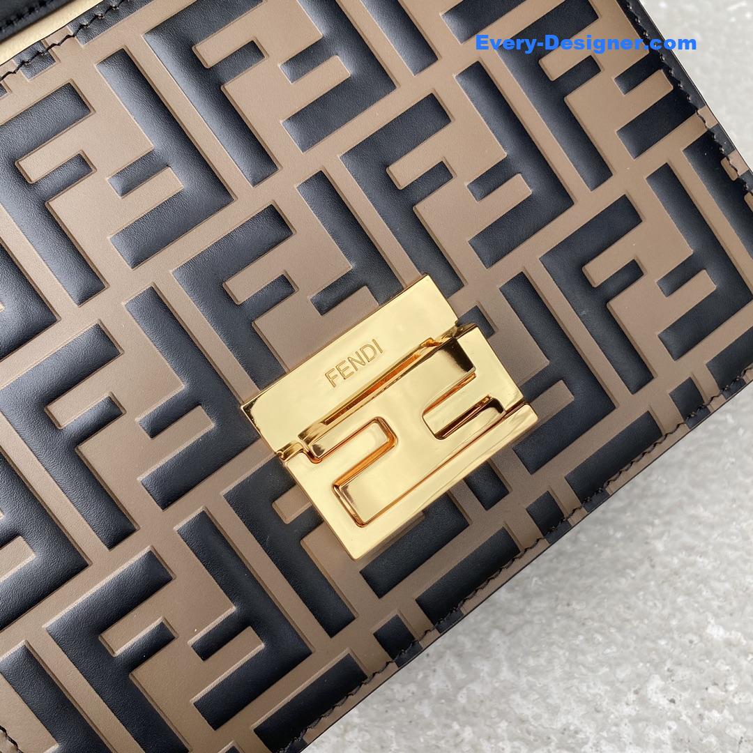 F**di kan i shoulder bag