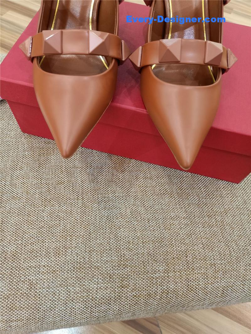 Va1e*ntin0 logo bronzing sandals