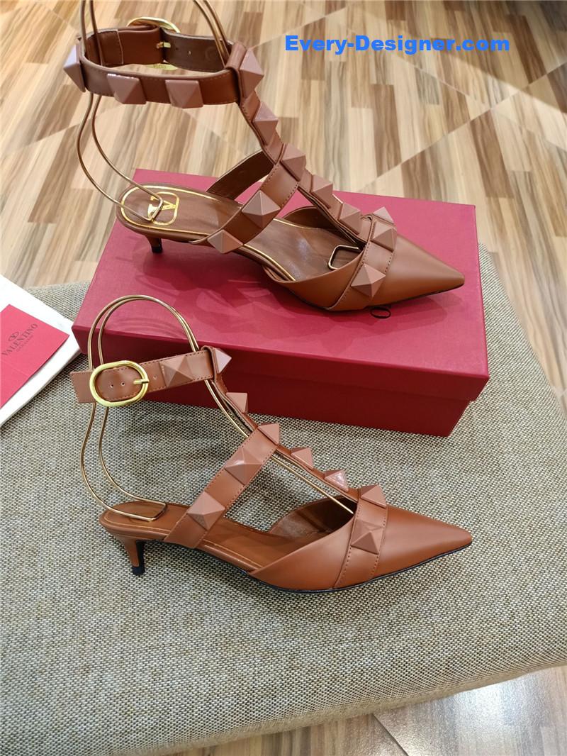 Va1e*ntin0 logo bronzing sandals