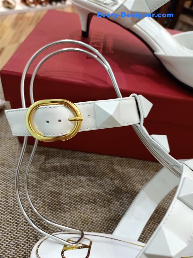 Va1e*ntin0 logo bronzing sandals