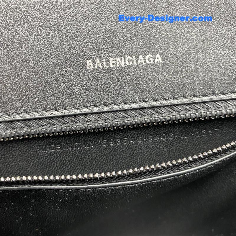 Ba1en*iaga hourglass bag black