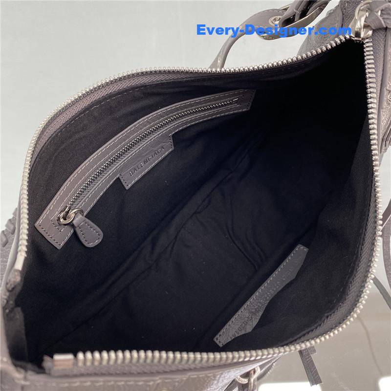 Ba1en*iaga le cagole leather shoulder bag