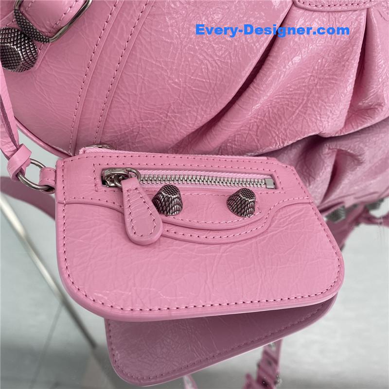 Ba1en*iaga le cagole leather shoulder bag pink