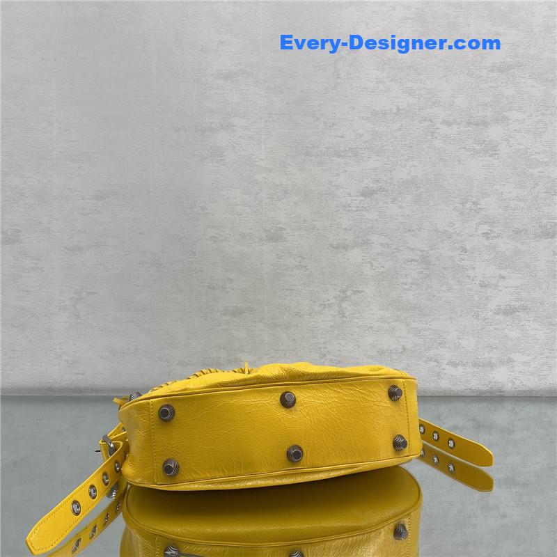 Ba1en*iaga le cagole leather shoulder bag yellow