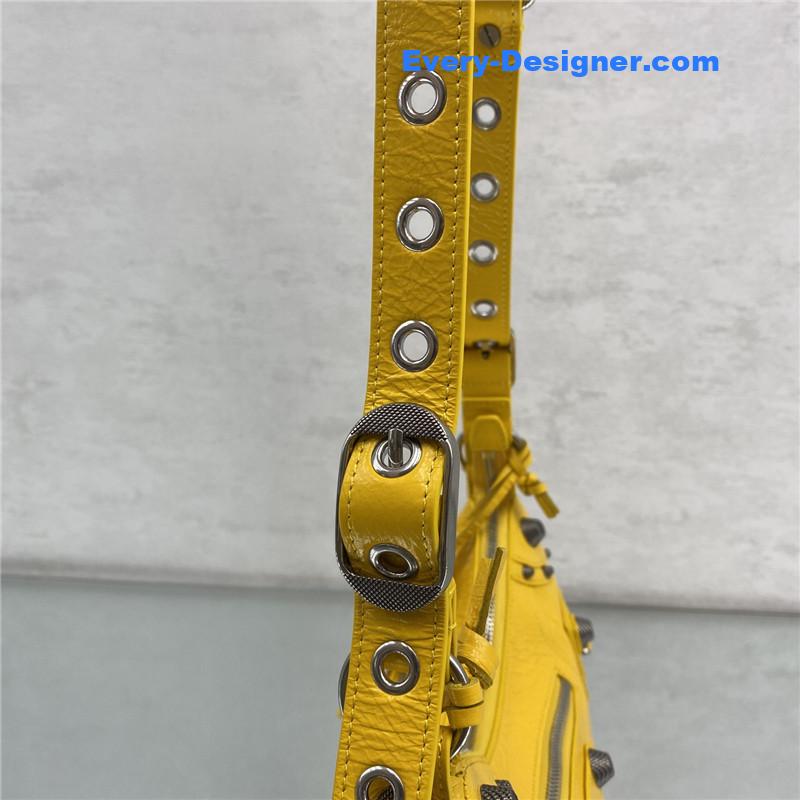 Ba1en*iaga le cagole leather shoulder bag yellow