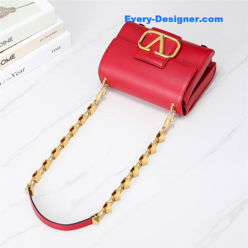 Va1e*ntin0 garavani stud sign shoulder bag