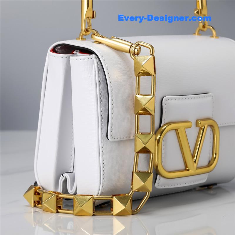 Va1e*ntin0 garavani stud sign shoulder bag