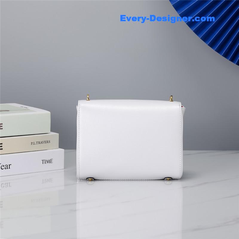 Va1e*ntin0 garavani stud sign shoulder bag