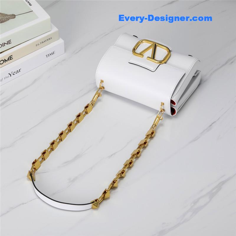 Va1e*ntin0 garavani stud sign shoulder bag