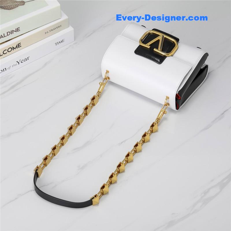 Va1e*ntin0 garavani stud sign shoulder bag