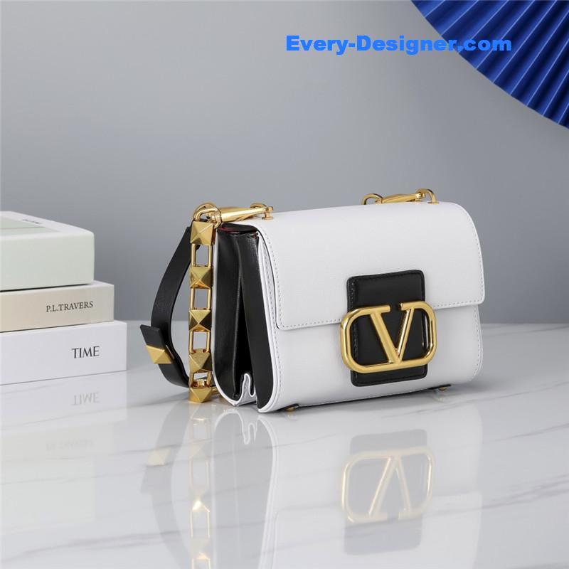 Va1e*ntin0 garavani stud sign shoulder bag