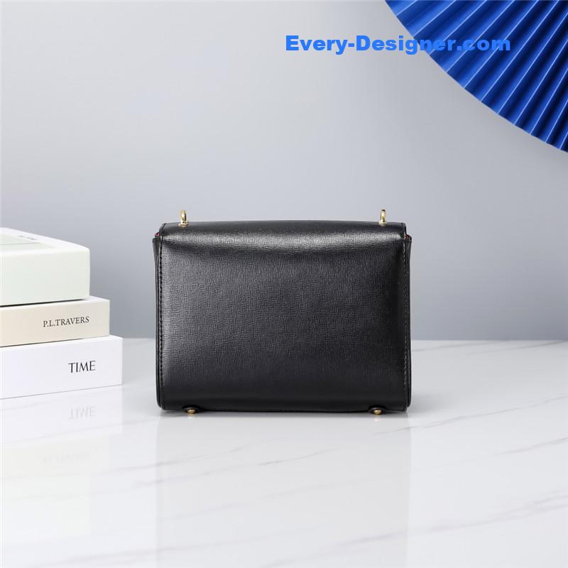 Va1e*ntin0 v logo bag in grained calfskin