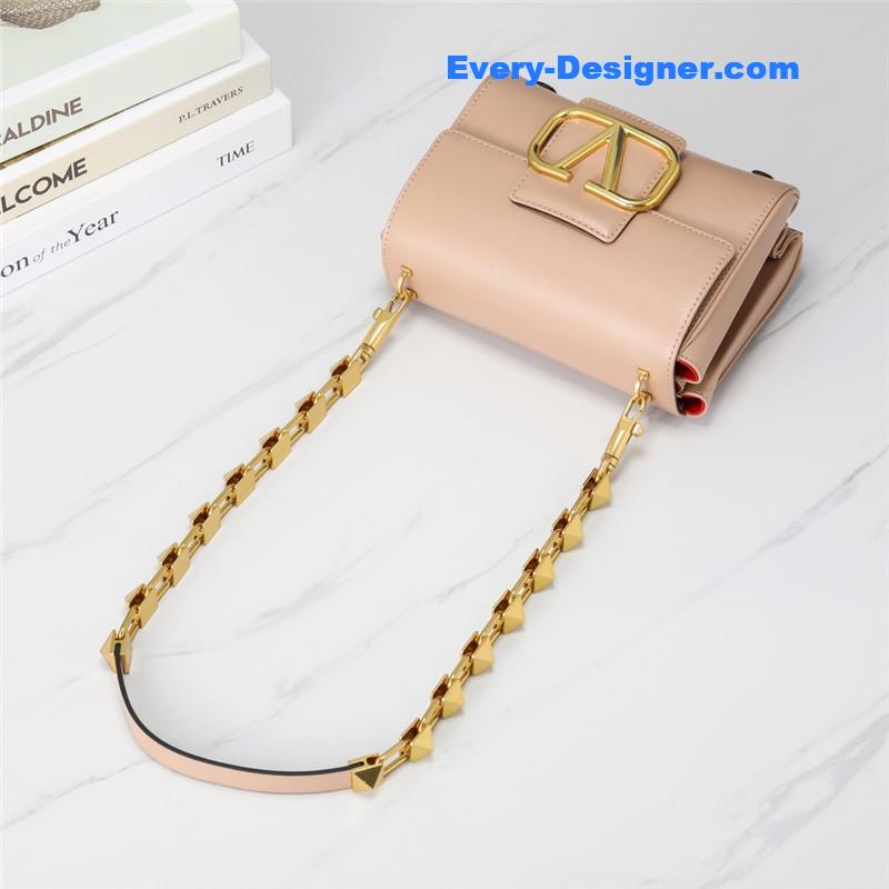 Va1e*ntin0 garavani stud sign shoulder bag