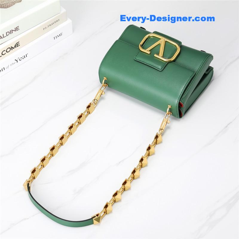 Va1e*ntin0 garavani stud sign shoulder bag