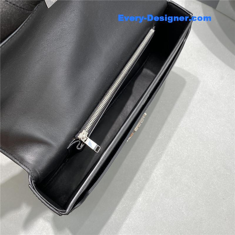 Ce1i*e triomphe chain shoulder bag