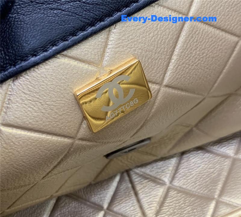 Ch**el badge cf metal decorative chain bag large