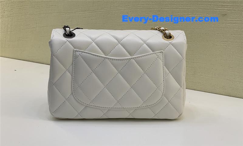 Ch**el badge cf metal decorative chain bag large