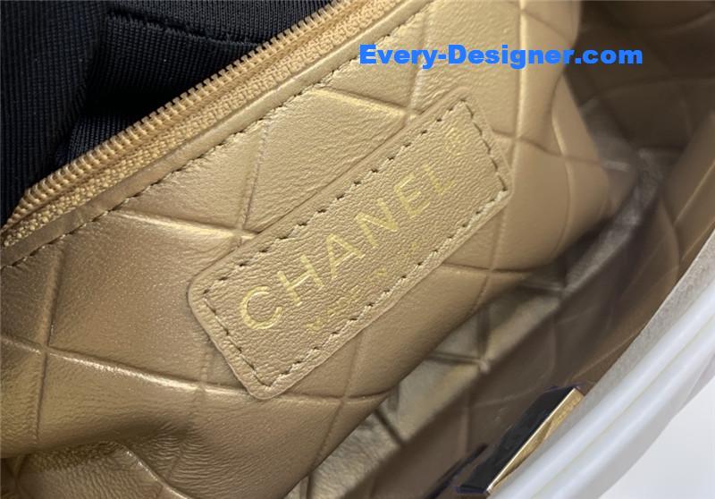 Ch**el badge cf metal decorative chain bag large