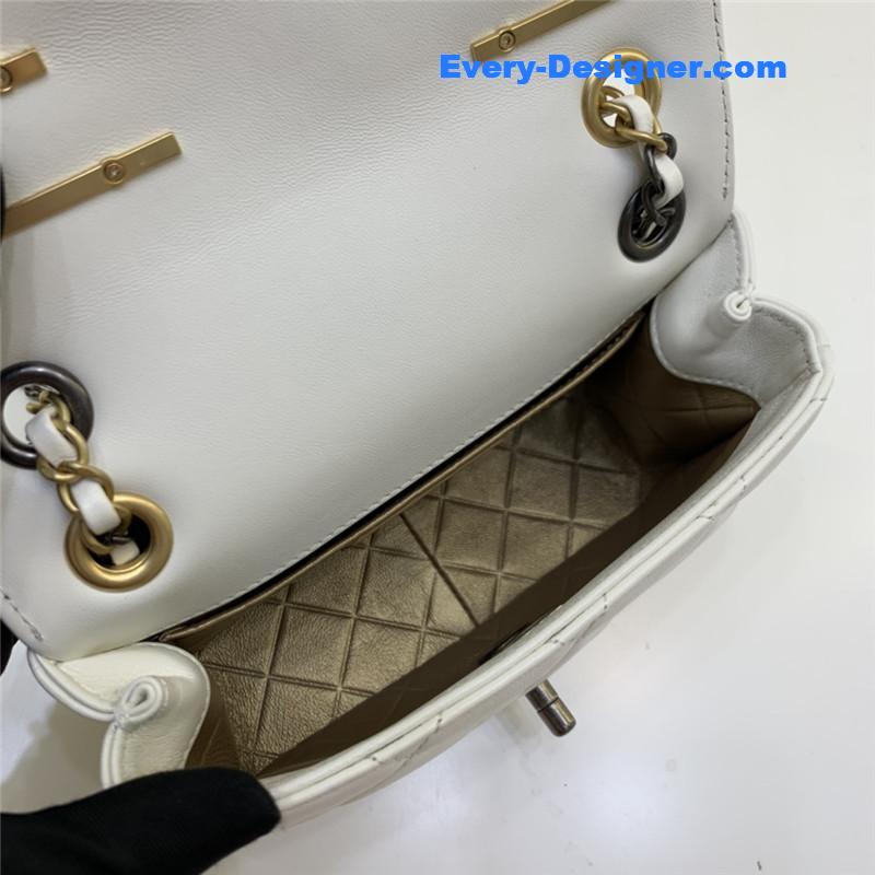 Ch**el badge cf metal decorative chain bag