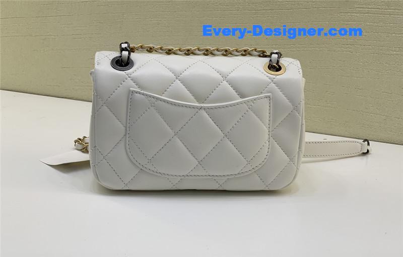 Ch**el badge cf metal decorative chain bag