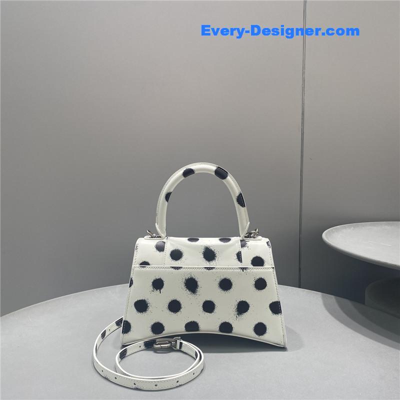 Ba1en*iaga hourglass bag white