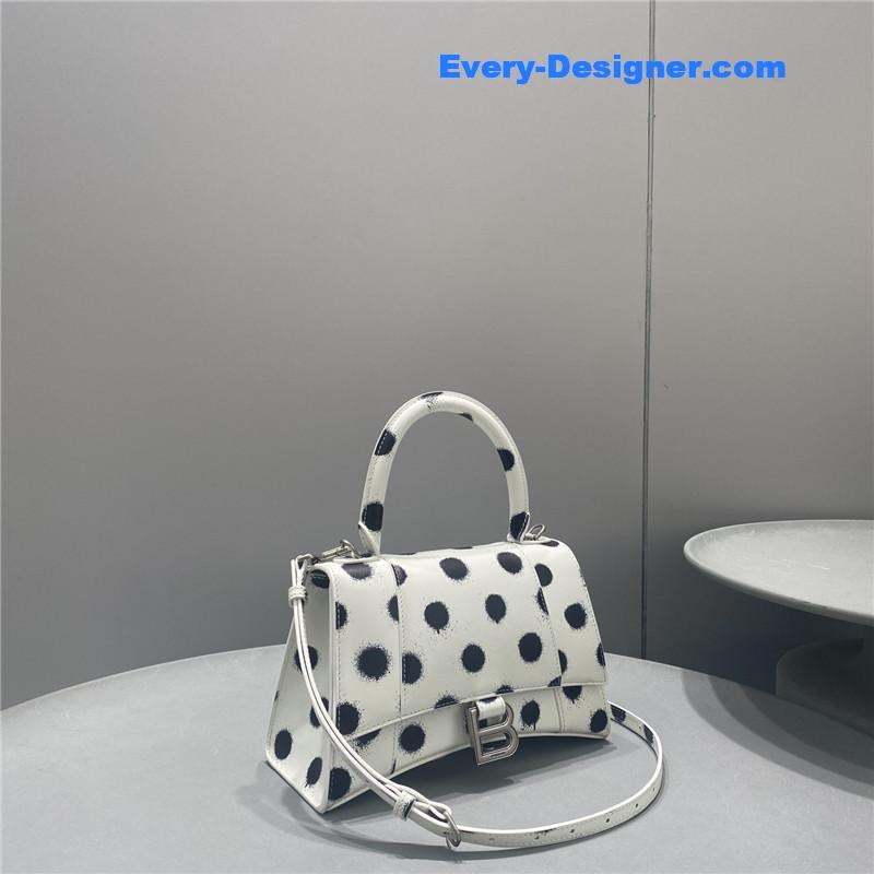 Ba1en*iaga hourglass bag white