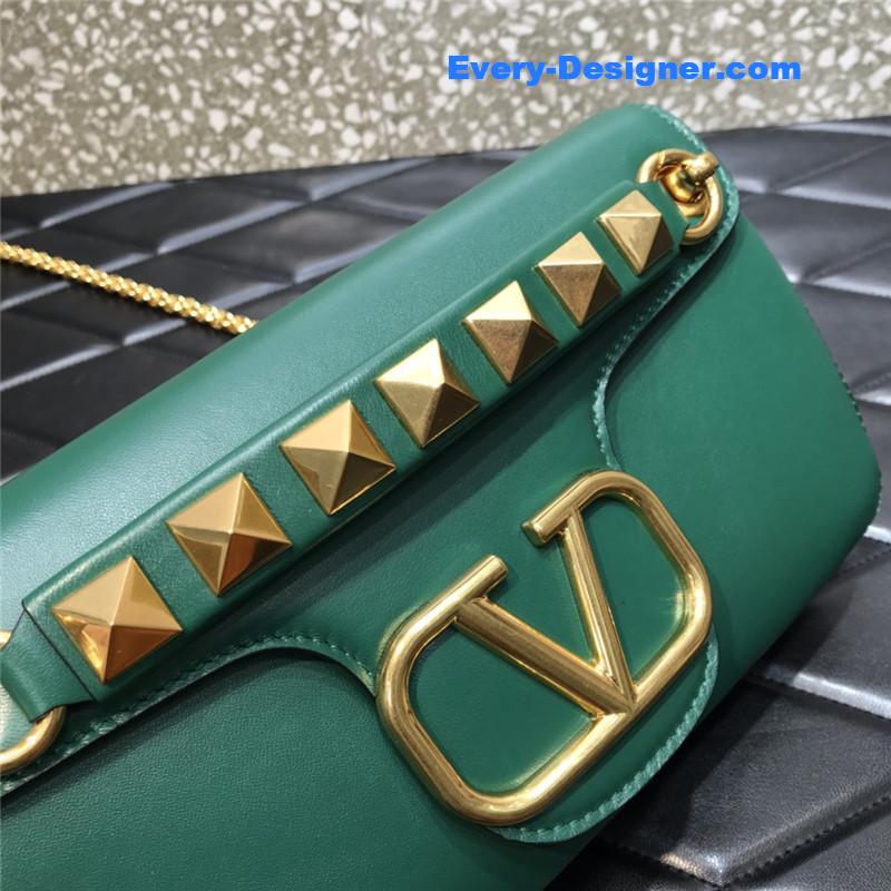 Va1e*ntin0 garavani stud sign leather shoulder bag