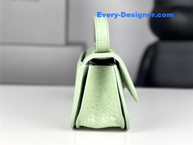 Ba1en*iaga gossip small bag crocodile