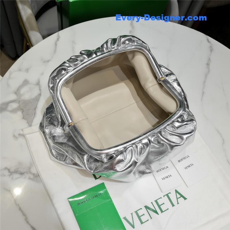 b0tt*ga Ven*ta the pouch bag silver