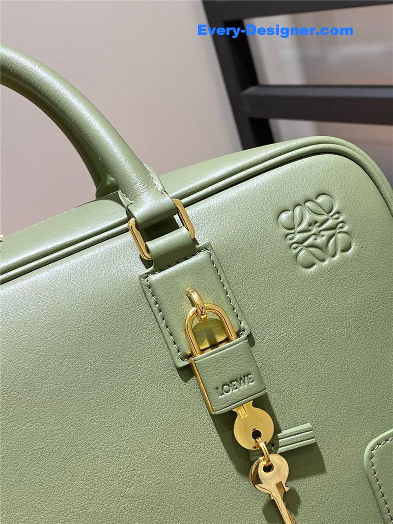 L0ew* amazona 28 bag