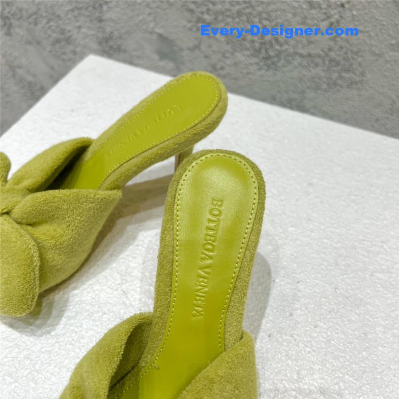 b0tt*ga Ven*ta bow sandals