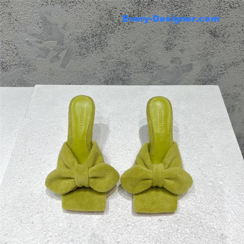 b0tt*ga Ven*ta bow sandals