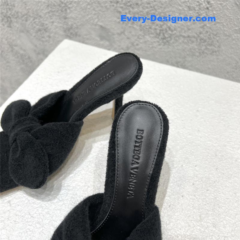 b0tt*ga Ven*ta bow sandals