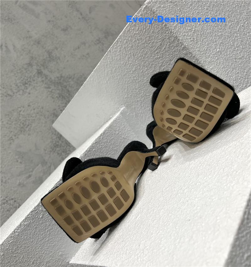 b0tt*ga Ven*ta bow sandals