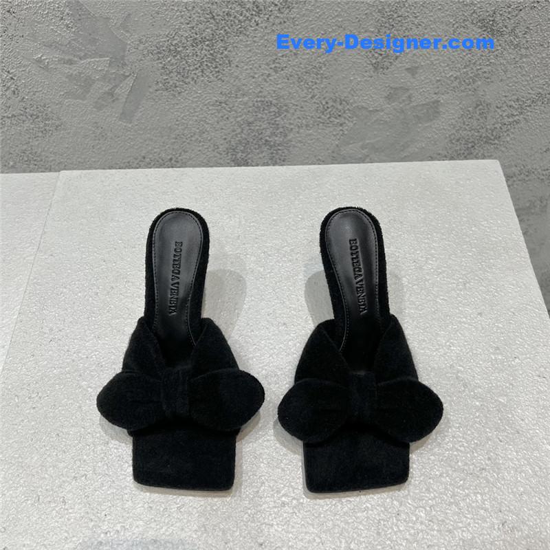 b0tt*ga Ven*ta bow sandals