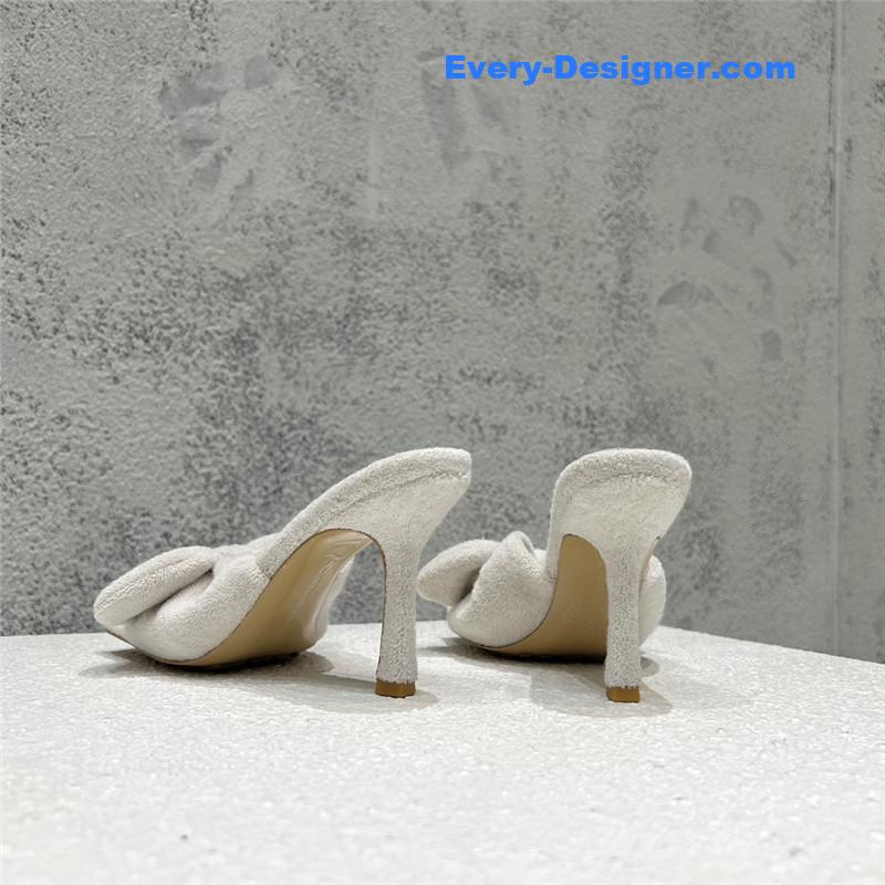 b0tt*ga Ven*ta bow sandals