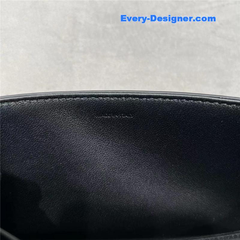 Ce1i*e triomphe chain shoulder bag