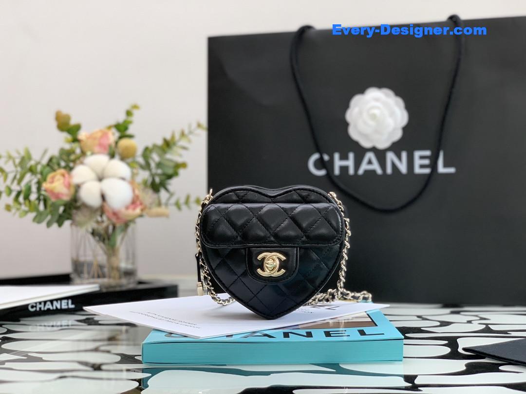 Chanel diamond heart-shaped chain bag
