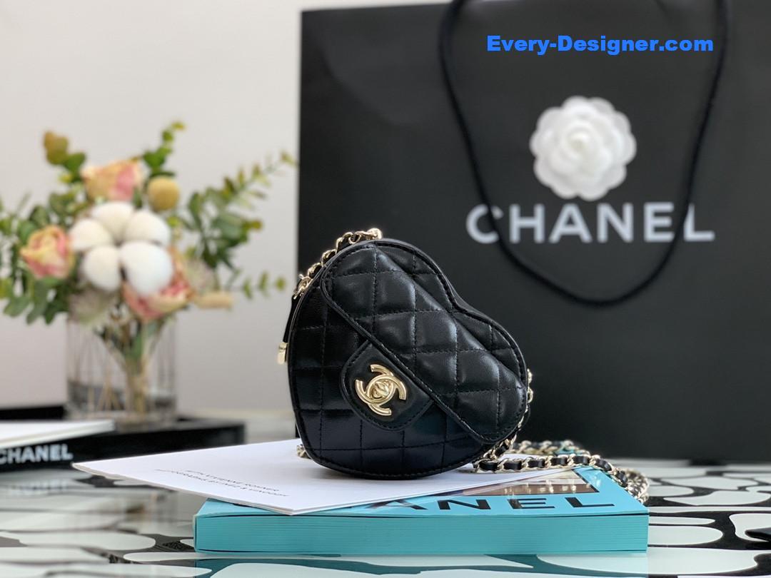 ch**el D1am0nd heart-shaped chain bag