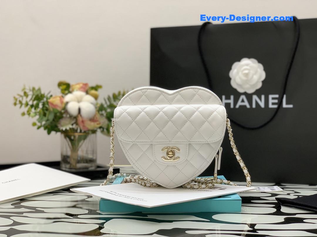 Chanel diamond heart-shaped chain bag