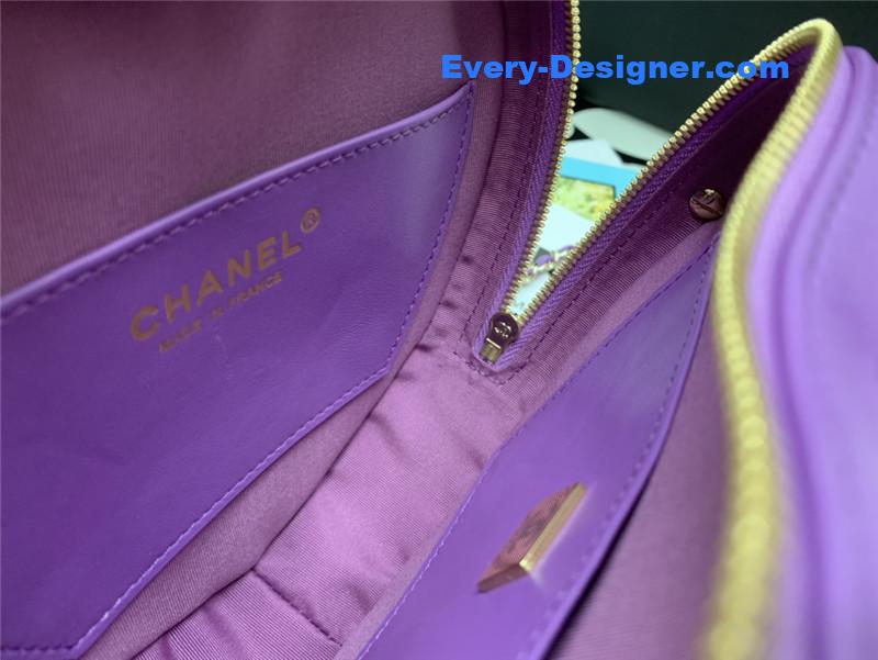 ch**el heart chain D1am0nd bag