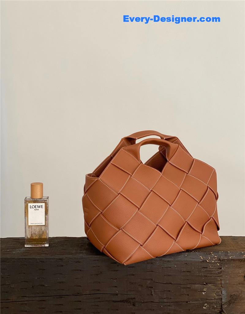 L0ew* woven basket gingham bag