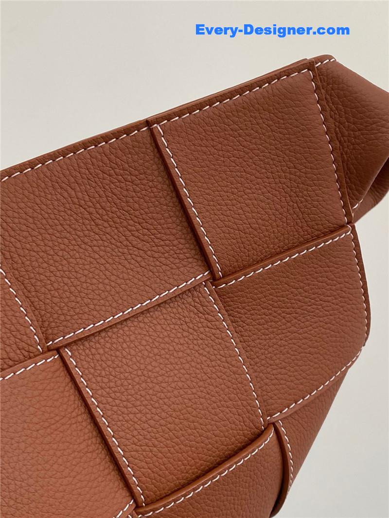 L0ew* woven basket gingham bag