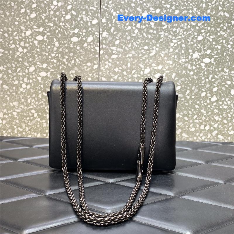 Va1e*ntin0 garavani one stud bag