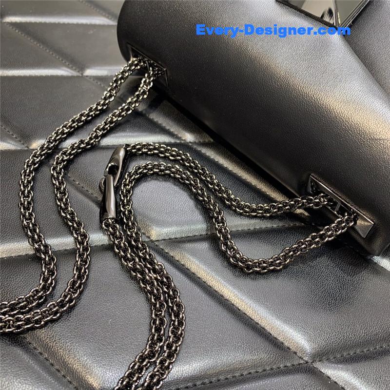 Va1e*ntin0 garavani one stud bag