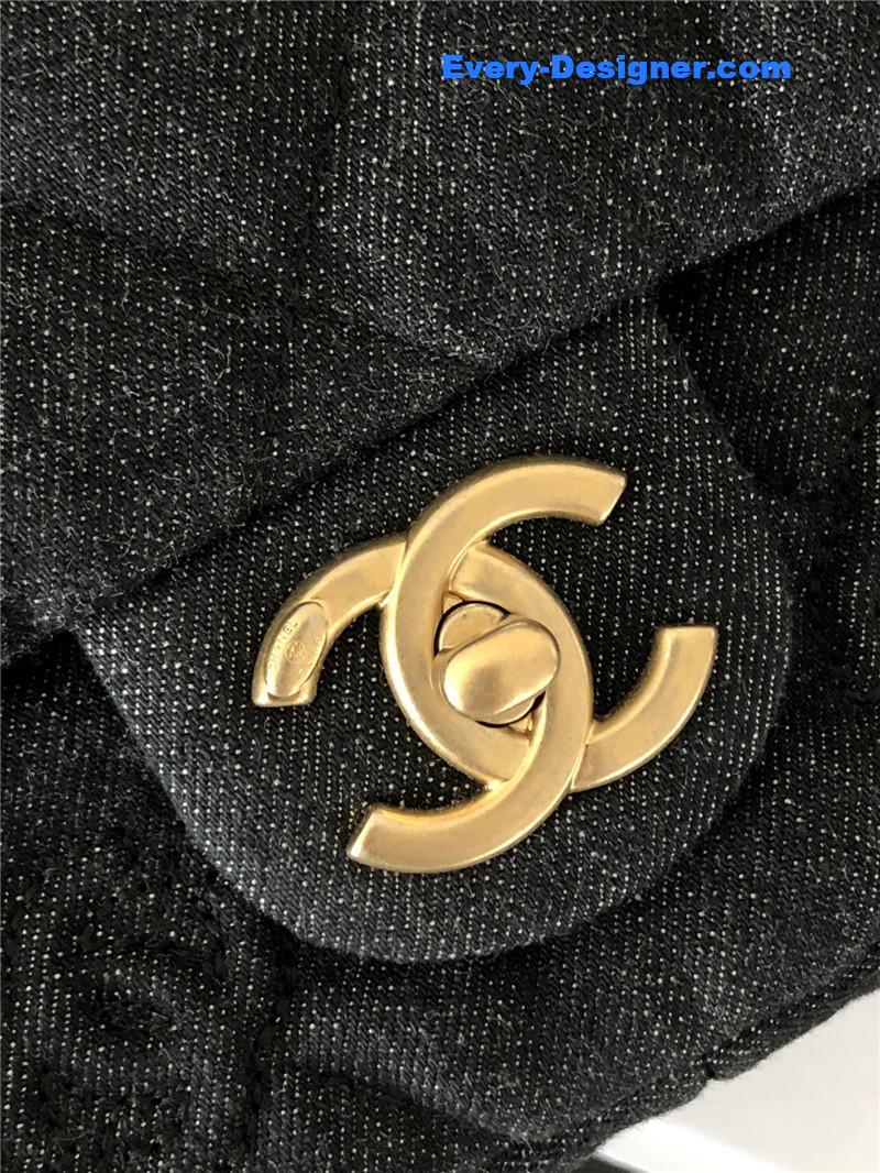 Ch**el chunky chain denim bag