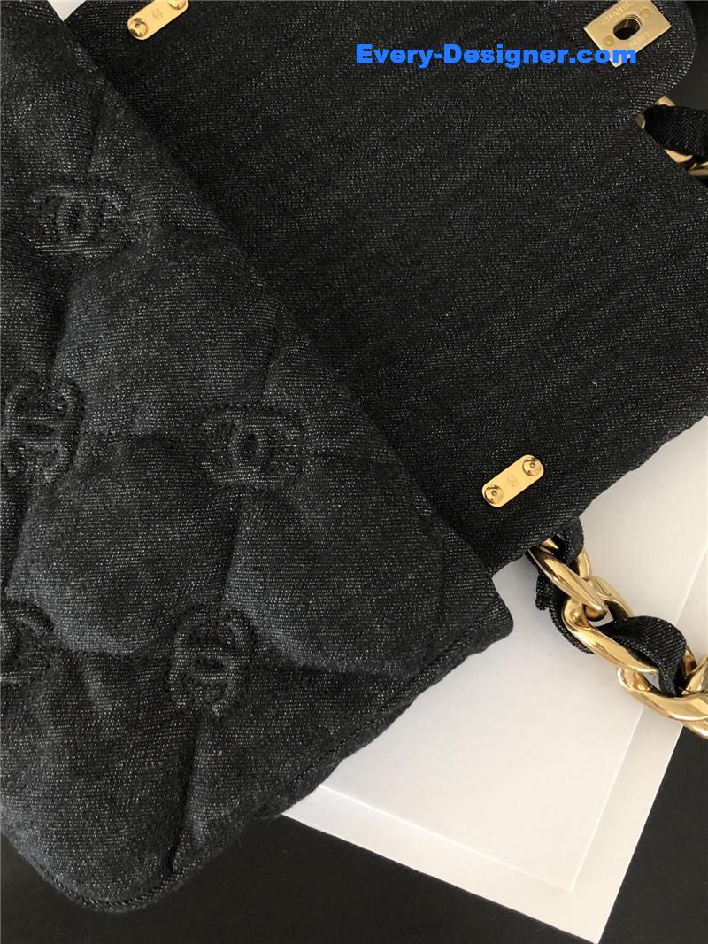 Ch**el chunky chain denim bag