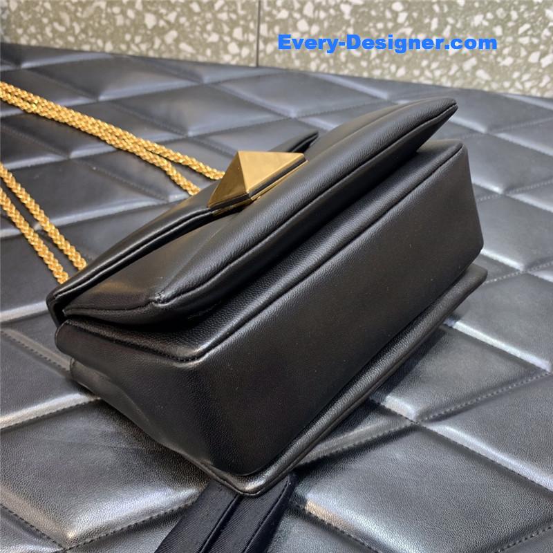 Va1e*ntin0 garavani one stud bag